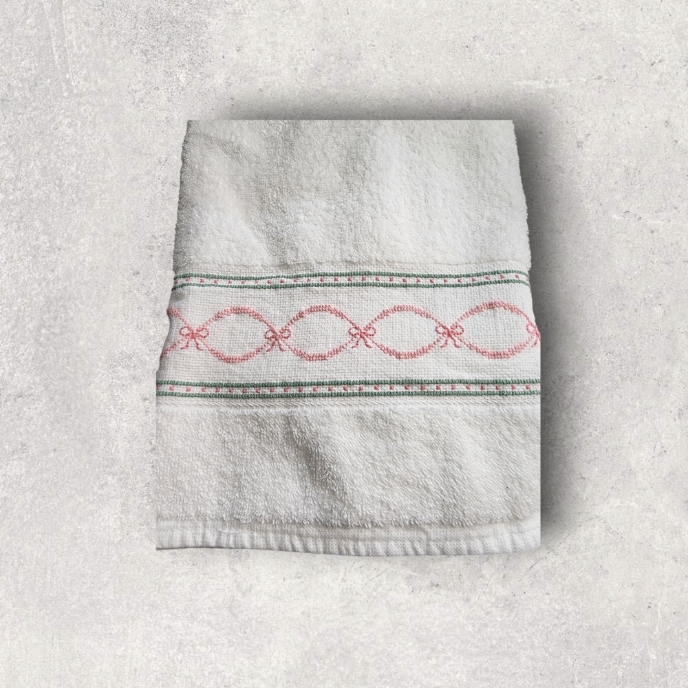 Cross Stitch Embroidered Hand Stitched Bath Towel W/Pink Bows Pat Waters Patter